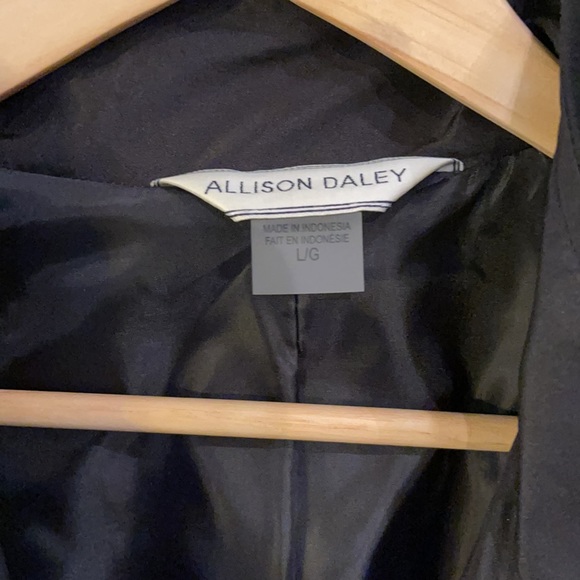 Allison Daley sleeveless vest - Picture 2 of 4